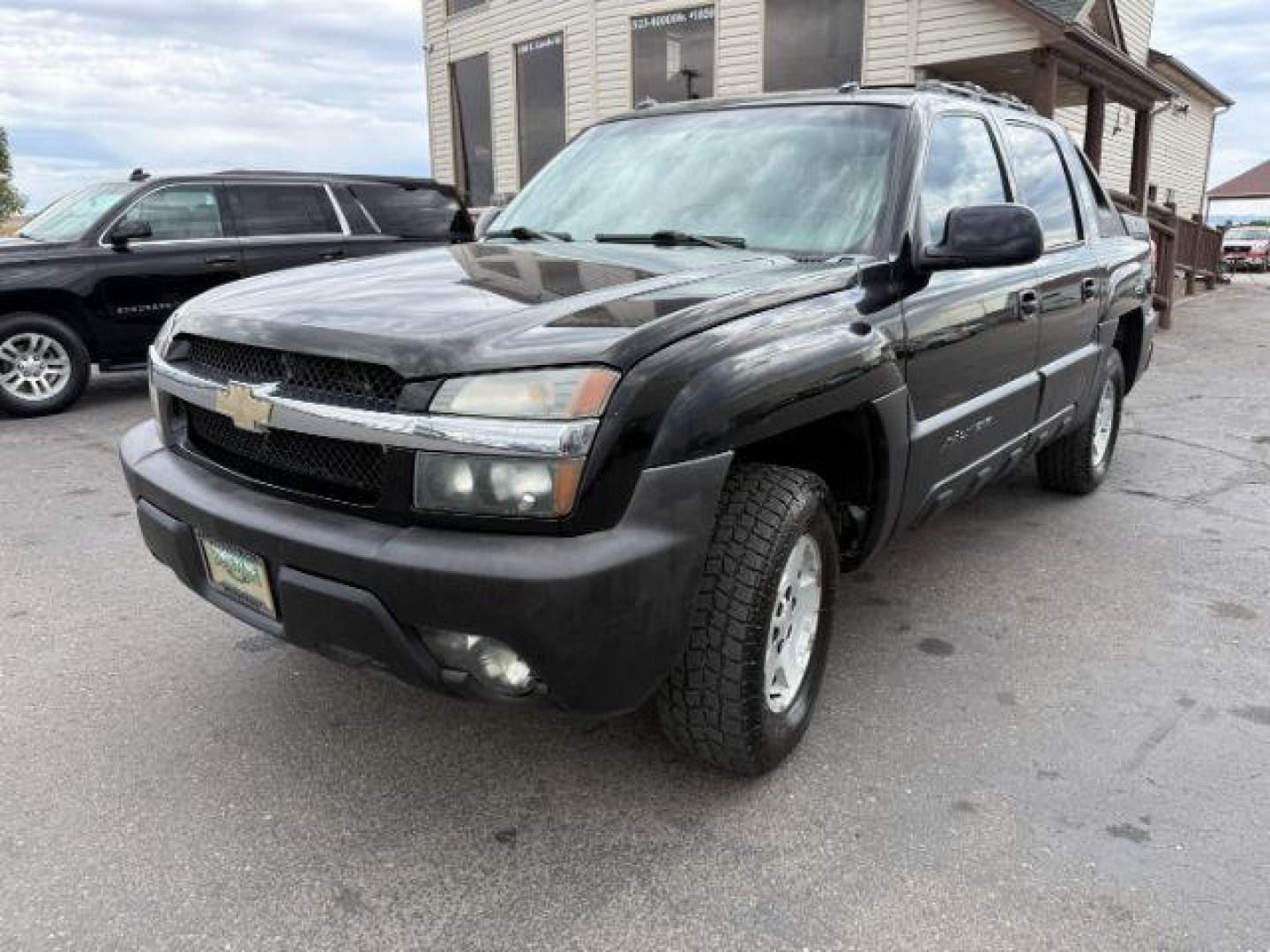 2003 BLACK /LEATHER Chevrolet Avalanche 1500 (3GNEK13T23G) with an 53 engine, Automatic transmission, located at 1175 N Woodruff Ave, Idaho Falls, ID, 83401, 43.506901, -111.999657 - At Timberline Auto, finding a great deal on your next vehicle is always easy! Our experienced sales staff's goal is to help find you the right vehicle at the right price! Our knowledgeable finance department has options for almost any credit score. We offer extended service contract options to prote - Photo#19