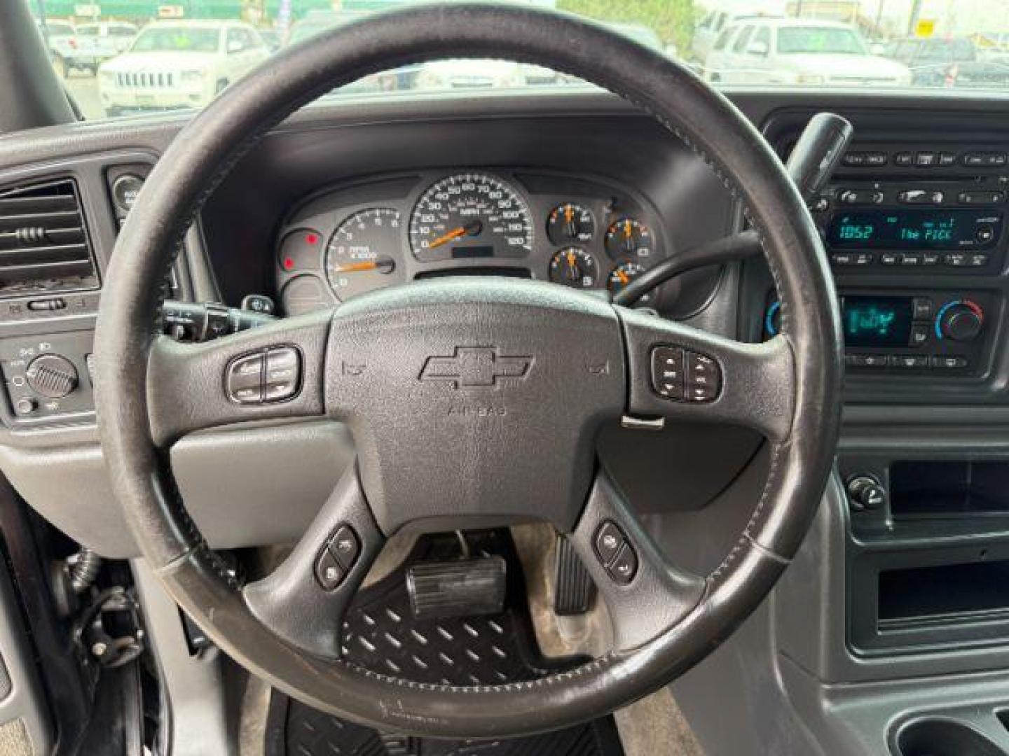 2003 BLACK /LEATHER Chevrolet Avalanche 1500 (3GNEK13T23G) with an 53 engine, Automatic transmission, located at 1175 N Woodruff Ave, Idaho Falls, ID, 83401, 43.506901, -111.999657 - At Timberline Auto, finding a great deal on your next vehicle is always easy! Our experienced sales staff's goal is to help find you the right vehicle at the right price! Our knowledgeable finance department has options for almost any credit score. We offer extended service contract options to prote - Photo#30