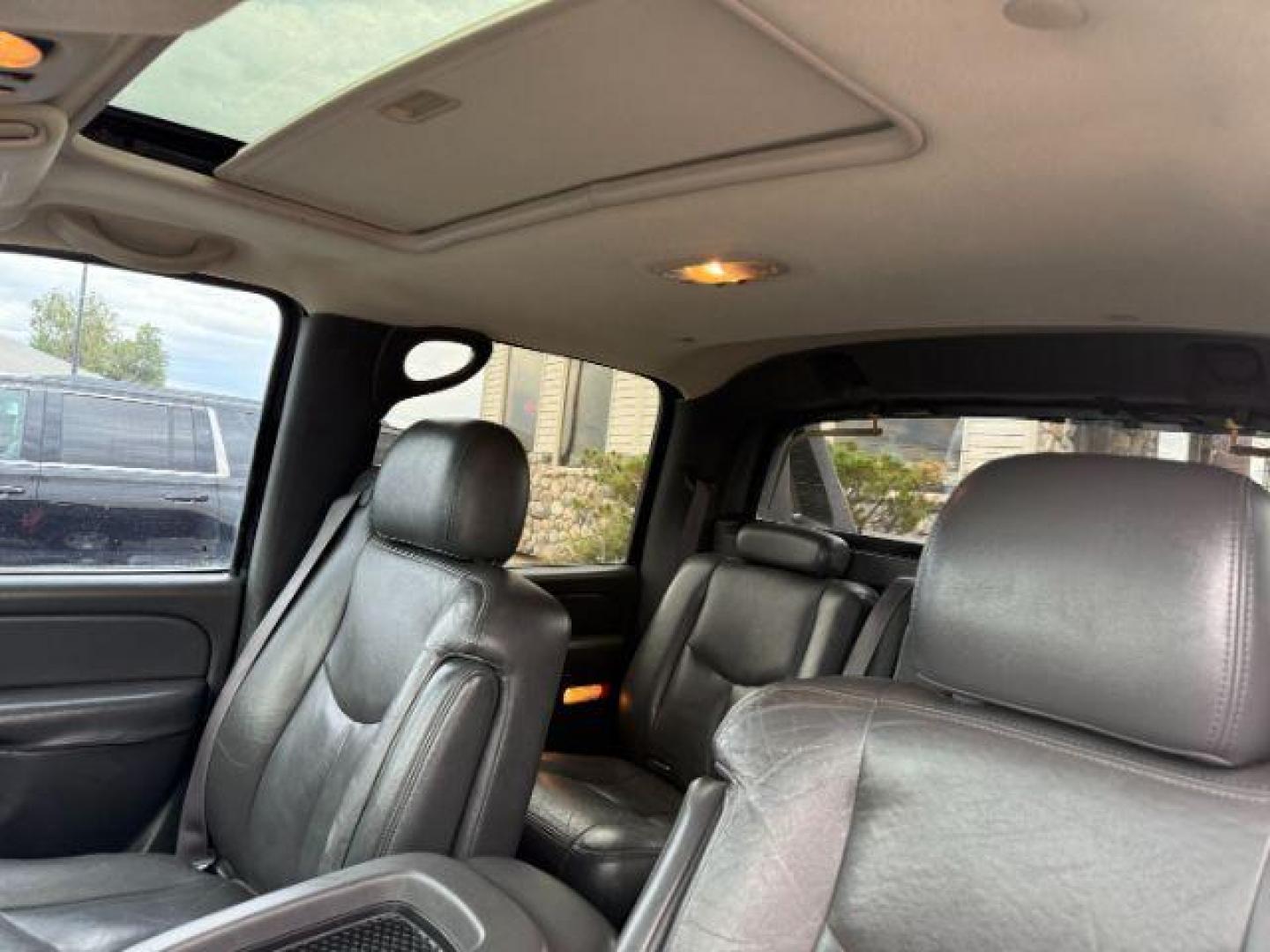 2003 BLACK /LEATHER Chevrolet Avalanche 1500 (3GNEK13T23G) with an 53 engine, Automatic transmission, located at 1175 N Woodruff Ave, Idaho Falls, ID, 83401, 43.506901, -111.999657 - At Timberline Auto, finding a great deal on your next vehicle is always easy! Our experienced sales staff's goal is to help find you the right vehicle at the right price! Our knowledgeable finance department has options for almost any credit score. We offer extended service contract options to prote - Photo#34
