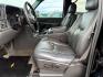 2003 BLACK /LEATHER Chevrolet Avalanche 1500 (3GNEK13T23G) with an 53 engine, Automatic transmission, located at 1175 N Woodruff Ave, Idaho Falls, ID, 83401, 43.506901, -111.999657 - At Timberline Auto, finding a great deal on your next vehicle is always easy! Our experienced sales staff's goal is to help find you the right vehicle at the right price! Our knowledgeable finance department has options for almost any credit score. We offer extended service contract options to prote - Photo#9
