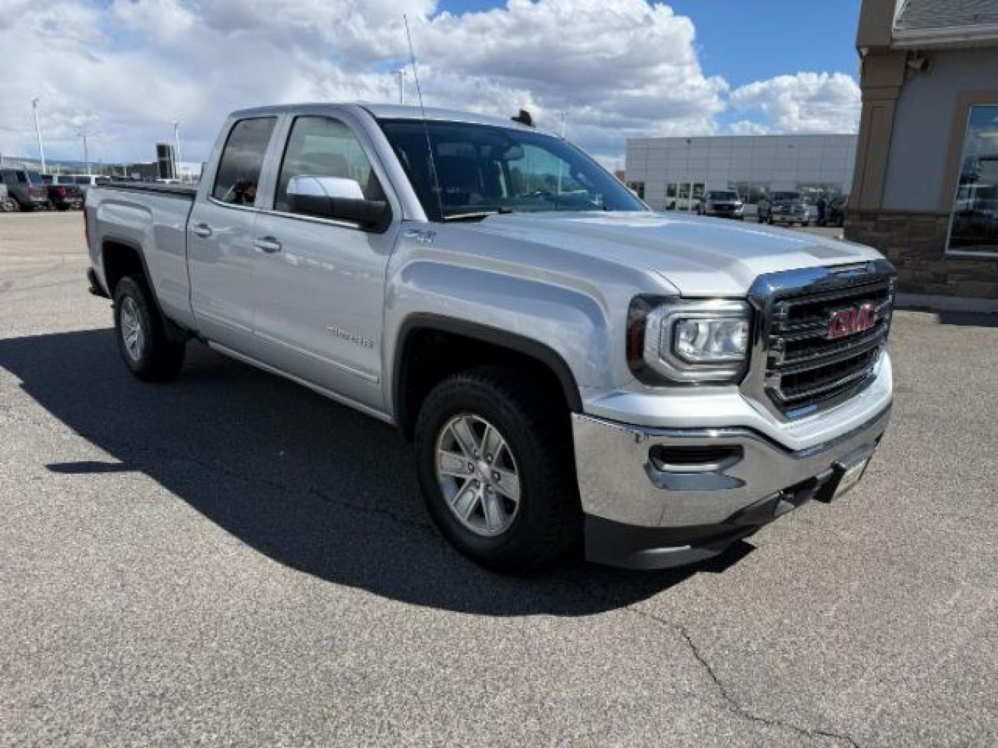 2018 Quicksilver Metallic /Jet Black GMC Sierra 1500 SLE (1GTV2MEC6JZ) with an 5.3L V8 VORTEC engine, AUTOMATIC transmission, located at 1235 N Woodruff Ave., Idaho Falls, 83401, (208) 523-1053, 43.507172, -112.000488 - At Timberline Auto, finding a great deal on your next vehicle is always easy! Our experienced sales staff goal is to help find you the right vehicle at the right price! Our knowledgeable finance department has options for almost any credit score. We offer extended service contract options to prot - Photo#31