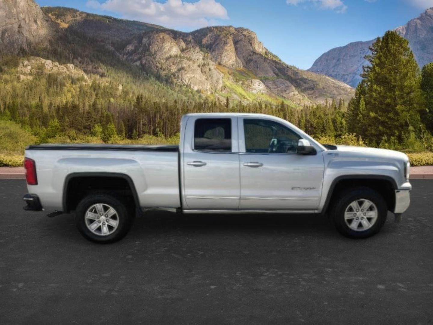 2018 Quicksilver Metallic /Jet Black GMC Sierra 1500 SLE (1GTV2MEC6JZ) with an 5.3L V8 VORTEC engine, AUTOMATIC transmission, located at 1235 N Woodruff Ave., Idaho Falls, 83401, (208) 523-1053, 43.507172, -112.000488 - At Timberline Auto, finding a great deal on your next vehicle is always easy! Our experienced sales staff goal is to help find you the right vehicle at the right price! Our knowledgeable finance department has options for almost any credit score. We offer extended service contract options to prot - Photo#6