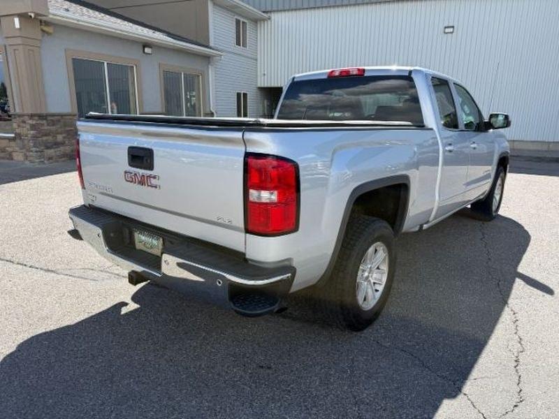 2018 Quicksilver Metallic /Jet Black GMC Sierra SLE (1GTV2MEC6JZ) with an V8, 5.3L engine, 6-speed automatic transmission, located at 1175 N Woodruff Ave, Idaho Falls, ID, 83401, 43.506901, -111.999657 - <b>Vehicle Details</b><br>Get ready to take command of the road in this rugged and refined pre-owned 2018 GMC Sierra 1500 SLE 4WD, now available in Idaho Falls, ID. Powered by a strong V8, 5.3L gasoline engine, this GMC Sierra delivers the capability, confidence, and performance drivers want in a fu- Photo#5