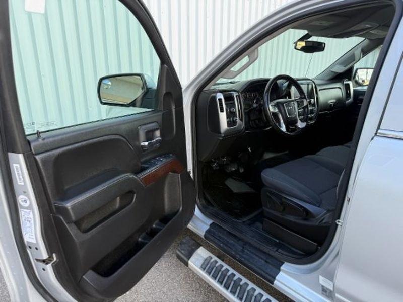 2018 Quicksilver Metallic /Jet Black GMC Sierra SLE (1GTV2MEC6JZ) with an V8, 5.3L engine, 6-speed automatic transmission, located at 1175 N Woodruff Ave, Idaho Falls, ID, 83401, 43.506901, -111.999657 - <b>Vehicle Details</b><br>Get ready to take command of the road in this rugged and refined pre-owned 2018 GMC Sierra 1500 SLE 4WD, now available in Idaho Falls, ID. Powered by a strong V8, 5.3L gasoline engine, this GMC Sierra delivers the capability, confidence, and performance drivers want in a fu- Photo#10
