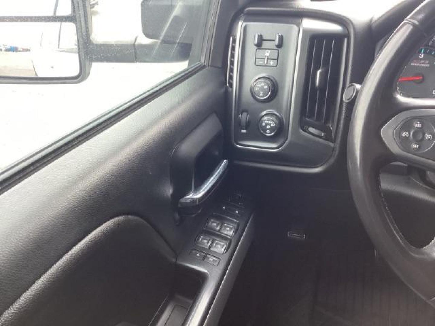 2016 Summit White /Jet Black, cloth Chevrolet Silverado 1500 LT Crew Cab 4WD (3GCUKREC7GG) with an 5.3L V8 OHV 16V engine, 6-Speed Automatic transmission, located at 1235 N Woodruff Ave., Idaho Falls, 83401, (208) 523-1053, 43.507172, -112.000488 - Photo#11
