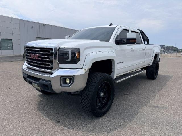 2015 WHITE /Jet Black GMC Sierra 3500HD (1GT422CG8FF) with an 60L V8 OHV 16V FFV engine, Automatic transmission, located at 1175 N Woodruff Ave, Idaho Falls, ID, 83401, 43.506901, -111.999657 - At Timberline Auto, finding a great deal on your next vehicle is always easy! Our experienced sales staff goal is to help find you the right vehicle at the right price! Our knowledgeable finance department has options for almost any credit score. We offer extended service contract options to prot- Photo#27