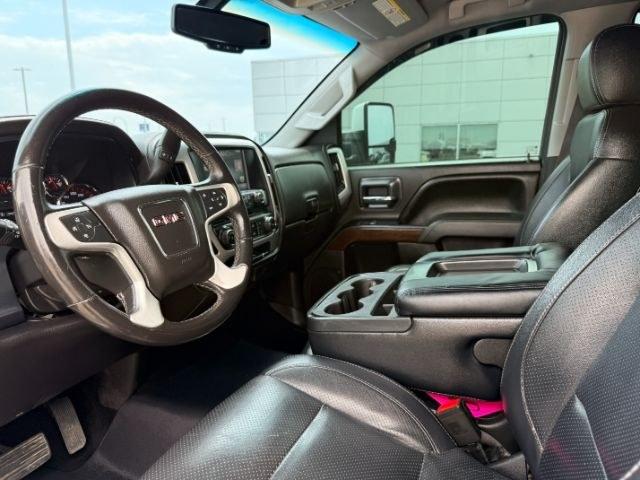 2015 WHITE /Jet Black GMC Sierra 3500HD (1GT422CG8FF) with an 60L V8 OHV 16V FFV engine, Automatic transmission, located at 1175 N Woodruff Ave, Idaho Falls, ID, 83401, 43.506901, -111.999657 - At Timberline Auto, finding a great deal on your next vehicle is always easy! Our experienced sales staff goal is to help find you the right vehicle at the right price! Our knowledgeable finance department has options for almost any credit score. We offer extended service contract options to prot- Photo#41