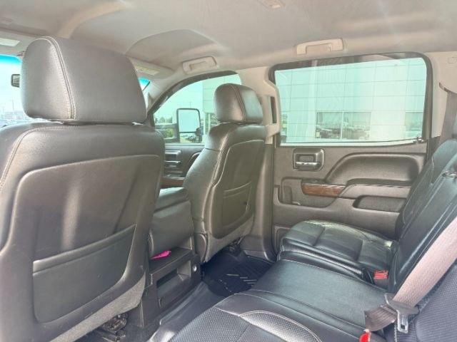 2015 WHITE /Jet Black GMC Sierra 3500HD (1GT422CG8FF) with an 60L V8 OHV 16V FFV engine, Automatic transmission, located at 1175 N Woodruff Ave, Idaho Falls, ID, 83401, 43.506901, -111.999657 - At Timberline Auto, finding a great deal on your next vehicle is always easy! Our experienced sales staff goal is to help find you the right vehicle at the right price! Our knowledgeable finance department has options for almost any credit score. We offer extended service contract options to prot- Photo#52
