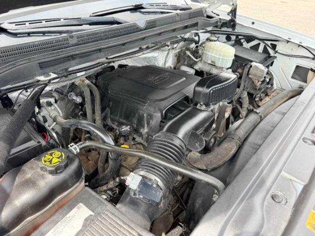 2015 WHITE /Jet Black GMC Sierra 3500HD (1GT422CG8FF) with an 60L V8 OHV 16V FFV engine, Automatic transmission, located at 1175 N Woodruff Ave, Idaho Falls, ID, 83401, 43.506901, -111.999657 - At Timberline Auto, finding a great deal on your next vehicle is always easy! Our experienced sales staff goal is to help find you the right vehicle at the right price! Our knowledgeable finance department has options for almost any credit score. We offer extended service contract options to prot- Photo#53