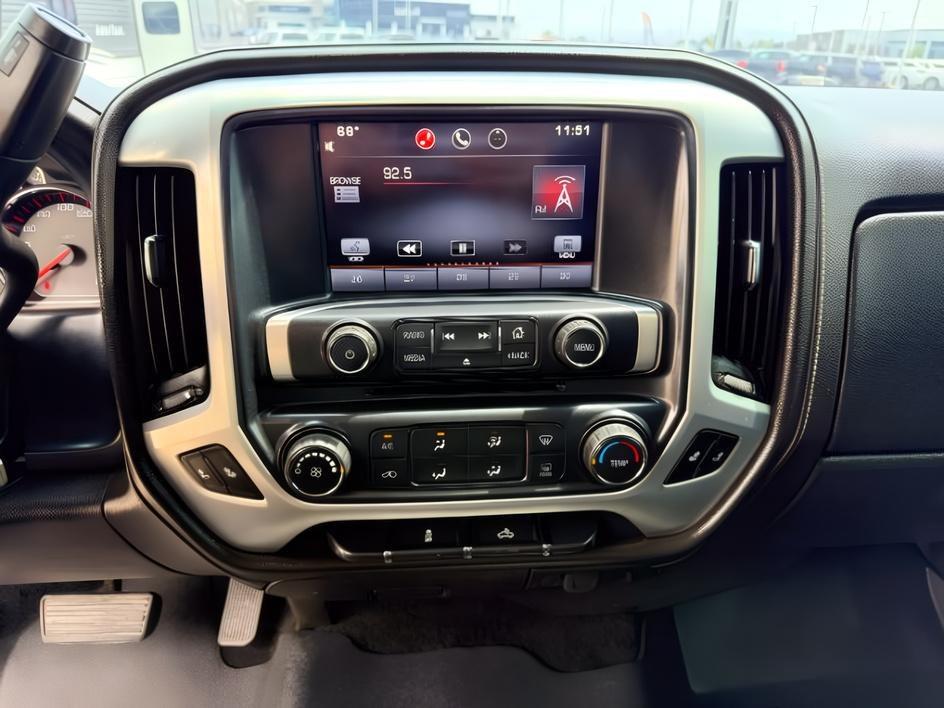 2015 WHITE /Jet Black GMC Sierra 3500HD (1GT422CG8FF) with an 60L V8 OHV 16V FFV engine, Automatic transmission, located at 1175 N Woodruff Ave, Idaho Falls, ID, 83401, 43.506901, -111.999657 - At Timberline Auto, finding a great deal on your next vehicle is always easy! Our experienced sales staff goal is to help find you the right vehicle at the right price! Our knowledgeable finance department has options for almost any credit score. We offer extended service contract options to prot- Photo#16