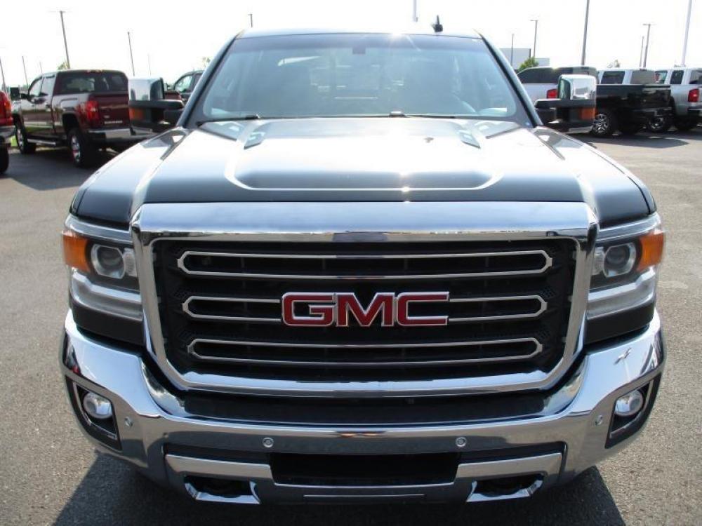 2017 GRAY /BLACK GMC SIERRA 2500 SLT (1GT12TEG6HF) with an 8 engine, Automatic transmission, located at 1580 E Lincoln Rd, Idaho Falls, ID, 83401, (208) 523-4000, 0.000000, 0.000000 - Photo #11