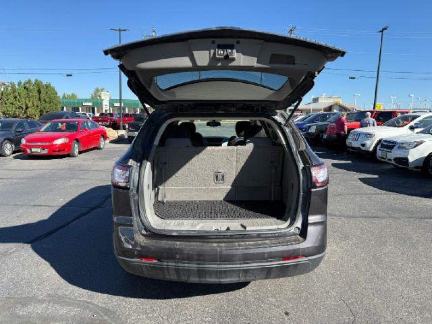 2015 Black Granite Metallic /Ebony Chevrolet Traverse (1GNKVGKD3FJ) with an 36L V-6 gasoline direct injection engine, Automatic transmission, located at 1175 N Woodruff Ave, Idaho Falls, ID, 83401, 43.506901, -111.999657 - At Timberline Auto, finding a great deal on your next vehicle is always easy! Our experienced sales staff's goal is to help find you the right vehicle at the right price! Our knowledgeable finance department has options for almost any credit score. We offer extended service contract options to prote - Photo#28