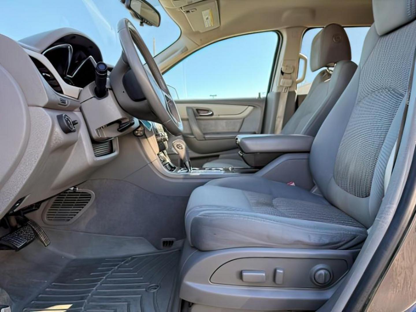 2015 Black Granite Metallic /Ebony Chevrolet Traverse (1GNKVGKD3FJ) with an 36L V-6 gasoline direct injection engine, Automatic transmission, located at 1175 N Woodruff Ave, Idaho Falls, ID, 83401, 43.506901, -111.999657 - At Timberline Auto, finding a great deal on your next vehicle is always easy! Our experienced sales staff's goal is to help find you the right vehicle at the right price! Our knowledgeable finance department has options for almost any credit score. We offer extended service contract options to prote - Photo#12