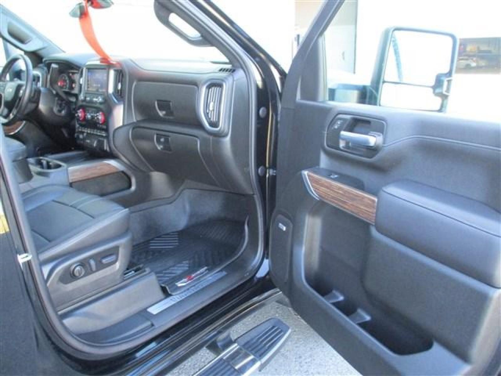 2022 BLACK /BLACK CHEVROLET SILVERADO 3500 HIGH COUNTRY (1GC4YVEY5NF) with an 8 engine, Automatic transmission, located at 1580 E Lincoln Rd, Idaho Falls, ID, 83401, (208) 523-4000, 0.000000, 0.000000 - 20 INCH FUEL BLITZ WRAPPED IN 35 INCH DYNAPRO AT2'S WITH 90% TREAD. HIGH COUNTRY PACKAGE. POWER EXTEND/FOLD MIRRORS. 360 DEGREE CAMERA. DIGITAL REAR VIEW MIRROR. MECHANICALLY STOCK. STOCK SUSPENSION. FACTORY 5TH WHEEL PUCK SYSTEM. HEATED AND COOLED SEATS. SUNROOF. ANROID AUTO AND APPLE CAR PLAY. 6. - Photo #24