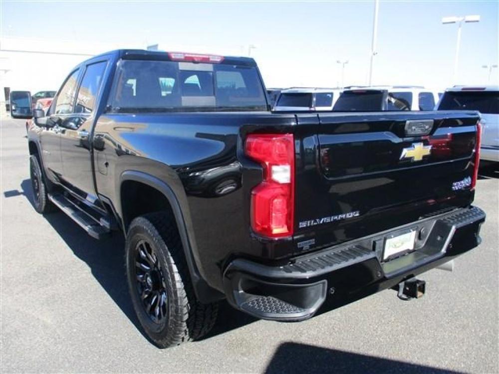 2022 BLACK /BLACK CHEVROLET SILVERADO 3500 HIGH COUNTRY (1GC4YVEY5NF) with an 8 engine, Automatic transmission, located at 1580 E Lincoln Rd, Idaho Falls, ID, 83401, (208) 523-4000, 0.000000, 0.000000 - 6.6L DURAMAX- 4WD- CREW CAB- STANDARD BED- DRIVEN 12,083 MILES- LEATHER INTERIOR. At Timberline Auto it is always easy to find a great deal for a great vehicle. We pride ourselves on our ability to go the extra mile. With our exprerienced sales team we will be able to find you the right rig he - Photo #3