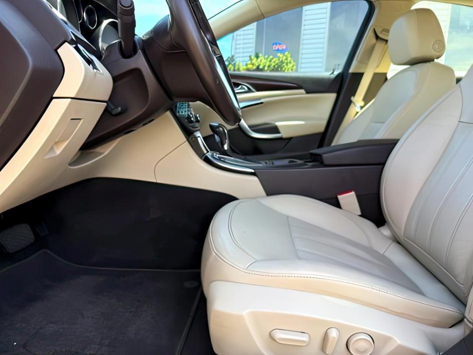 2011 BLACK /LEATHER Buick Regal CXL (W04GR5EC4B1) with an 2.4L I-4 port/direct injection engine, AUTOMATIC transmission, located at 1235 N Woodruff Ave., Idaho Falls, 83401, (208) 523-1053, 43.507172, -112.000488- Photo#11