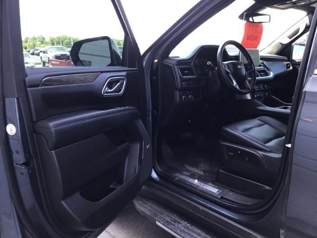 2021 GRAY /BLACK Chevrolet Suburban LT 4WD (1GNSKCKDXMR) with an 5.3L V8 OHV 16V engine, 10-Speed Automatic transmission, located at 1235 N Woodruff Ave., Idaho Falls, 83401, (208) 523-1053, 43.507172, -112.000488 - Hard to find late model Carry-All with low miles! It comes with heated seats, back up camera, parking sensors, collision avoidance, auto start/stop (to save on fuel), power folding mirrors, BOSE premium sound, and many, many more options! At Timberline Auto it is always easy to find a great deal - Photo#52