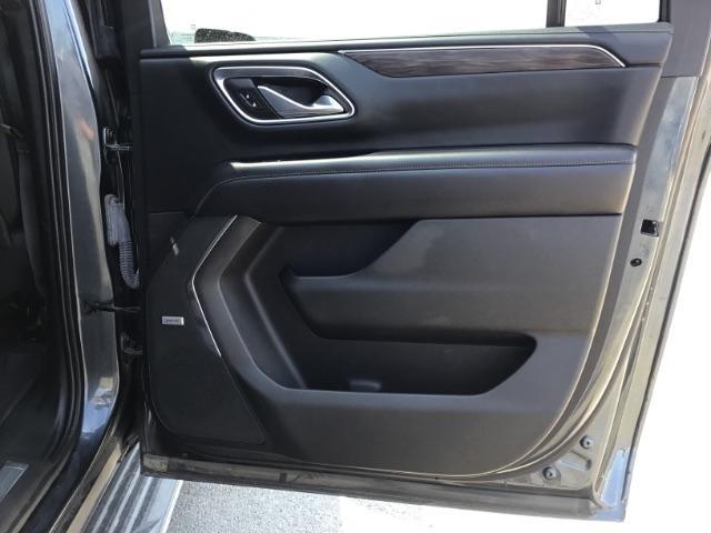 2021 GRAY /BLACK Chevrolet Suburban LT 4WD (1GNSKCKDXMR) with an 5.3L V8 OHV 16V engine, 10-Speed Automatic transmission, located at 1235 N Woodruff Ave., Idaho Falls, 83401, (208) 523-1053, 43.507172, -112.000488 - Hard to find late model Carry-All with low miles! It comes with heated seats, back up camera, parking sensors, collision avoidance, auto start/stop (to save on fuel), power folding mirrors, BOSE premium sound, and many, many more options! At Timberline Auto it is always easy to find a great deal - Photo#63