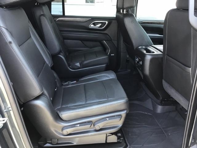 2021 GRAY /BLACK Chevrolet Suburban LT 4WD (1GNSKCKDXMR) with an 5.3L V8 OHV 16V engine, 10-Speed Automatic transmission, located at 1235 N Woodruff Ave., Idaho Falls, 83401, (208) 523-1053, 43.507172, -112.000488 - Hard to find late model Carry-All with low miles! It comes with heated seats, back up camera, parking sensors, collision avoidance, auto start/stop (to save on fuel), power folding mirrors, BOSE premium sound, and many, many more options! At Timberline Auto it is always easy to find a great deal - Photo#64