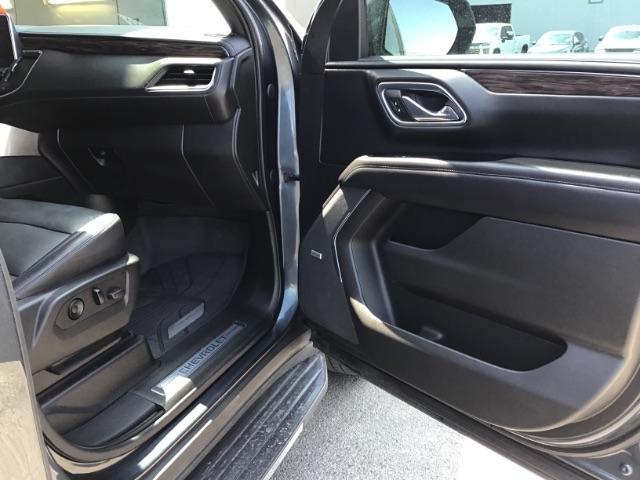 2021 GRAY /BLACK Chevrolet Suburban LT 4WD (1GNSKCKDXMR) with an 5.3L V8 OHV 16V engine, 10-Speed Automatic transmission, located at 1235 N Woodruff Ave., Idaho Falls, 83401, (208) 523-1053, 43.507172, -112.000488 - Hard to find late model Carry-All with low miles! It comes with heated seats, back up camera, parking sensors, collision avoidance, auto start/stop (to save on fuel), power folding mirrors, BOSE premium sound, and many, many more options! At Timberline Auto it is always easy to find a great deal - Photo#66