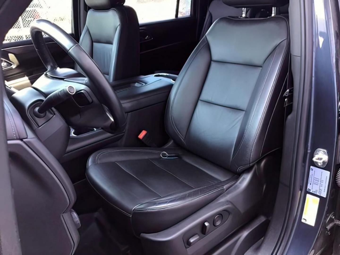 2021 GRAY /BLACK Chevrolet Suburban (1GNSKCKDXMR) with an 53L V8 OHV 16V engine, Automatic transmission, located at 1175 N Woodruff Ave, Idaho Falls, ID, 83401, 43.506901, -111.999657 - Hard to find late model Carry-All with low miles! It comes with heated seats, back up camera, parking sensors, collision avoidance, auto start/stop (to save on fuel), power folding mirrors, BOSE premium sound, and many, many more options! At Timberline Auto it is always easy to find a great deal - Photo#12