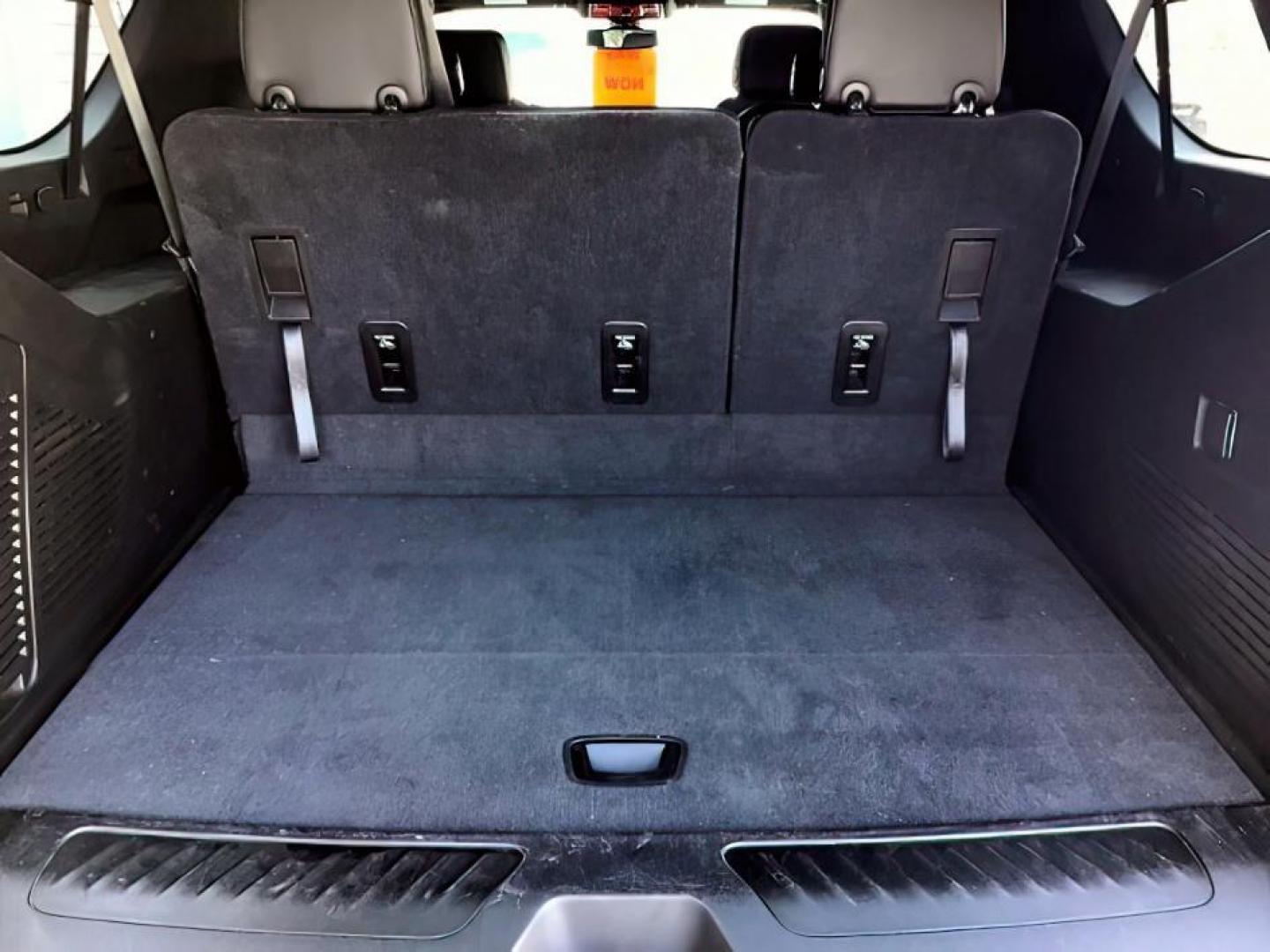 2021 GRAY /BLACK Chevrolet Suburban (1GNSKCKDXMR) with an 53L V8 OHV 16V engine, Automatic transmission, located at 1175 N Woodruff Ave, Idaho Falls, ID, 83401, 43.506901, -111.999657 - Hard to find late model Carry-All with low miles! It comes with heated seats, back up camera, parking sensors, collision avoidance, auto start/stop (to save on fuel), power folding mirrors, BOSE premium sound, and many, many more options! At Timberline Auto it is always easy to find a great deal - Photo#18
