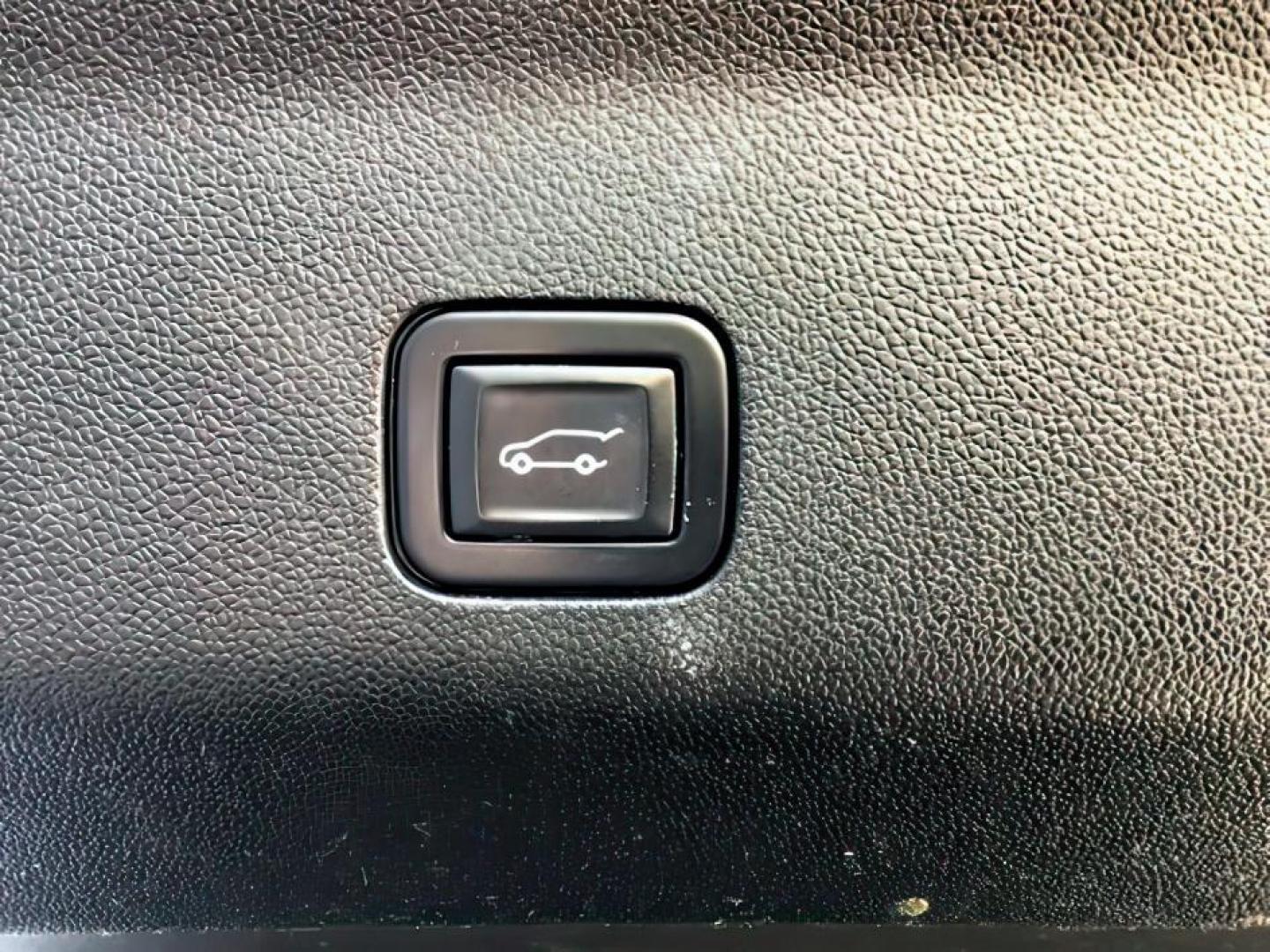 2021 GRAY /BLACK Chevrolet Suburban (1GNSKCKDXMR) with an 53L V8 OHV 16V engine, Automatic transmission, located at 1175 N Woodruff Ave, Idaho Falls, ID, 83401, 43.506901, -111.999657 - Hard to find late model Carry-All with low miles! It comes with heated seats, back up camera, parking sensors, collision avoidance, auto start/stop (to save on fuel), power folding mirrors, BOSE premium sound, and many, many more options! At Timberline Auto it is always easy to find a great deal - Photo#19