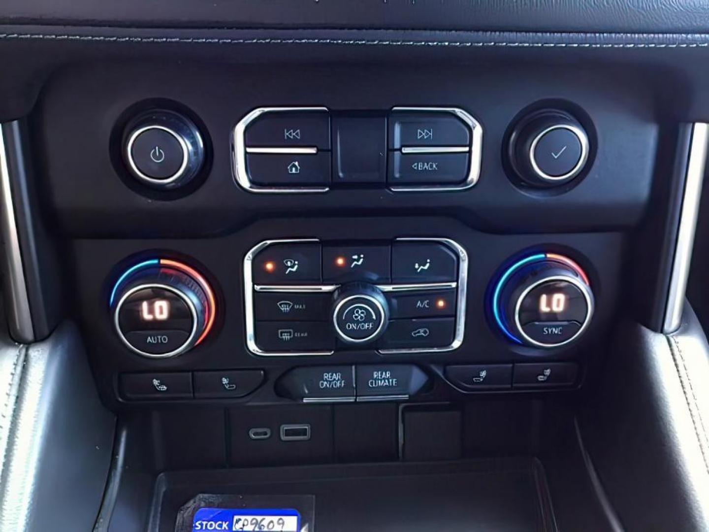 2021 GRAY /BLACK Chevrolet Suburban (1GNSKCKDXMR) with an 53L V8 OHV 16V engine, Automatic transmission, located at 1175 N Woodruff Ave, Idaho Falls, ID, 83401, 43.506901, -111.999657 - Hard to find late model Carry-All with low miles! It comes with heated seats, back up camera, parking sensors, collision avoidance, auto start/stop (to save on fuel), power folding mirrors, BOSE premium sound, and many, many more options! At Timberline Auto it is always easy to find a great deal - Photo#29