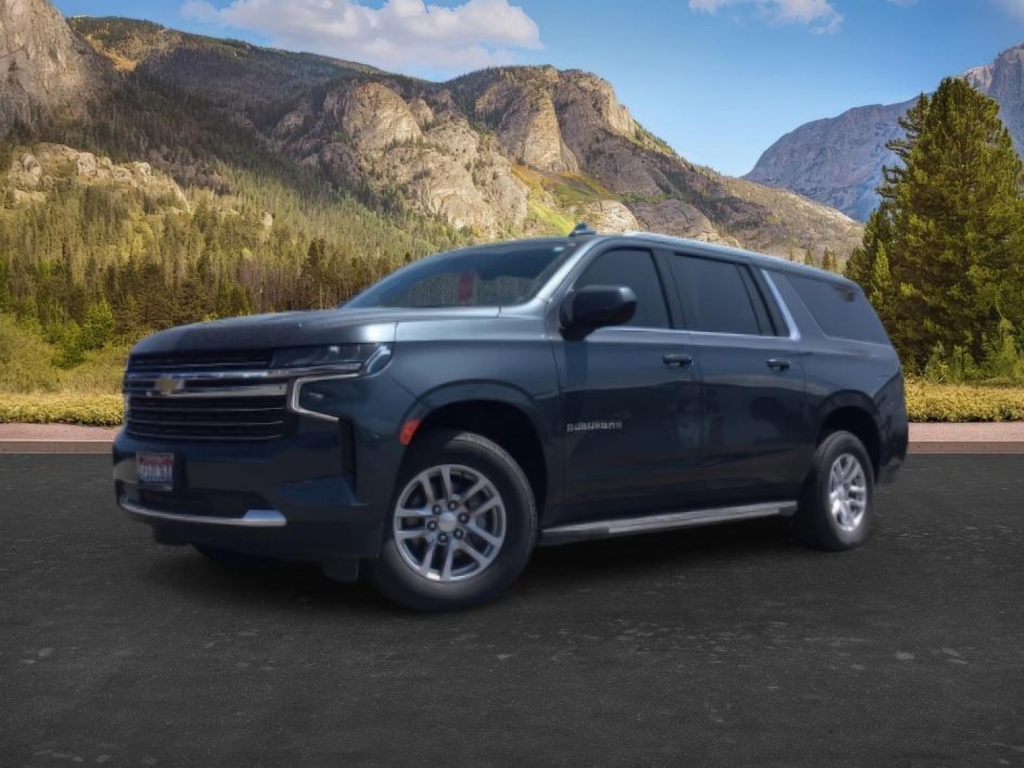 2021 GRAY /BLACK Chevrolet Suburban LT 4WD (1GNSKCKDXMR) with an 5.3L V8 OHV 16V engine, 10-Speed Automatic transmission, located at 1235 N Woodruff Ave., Idaho Falls, 83401, (208) 523-1053, 43.507172, -112.000488 - Hard to find late model Carry-All with low miles! It comes with heated seats, back up camera, parking sensors, collision avoidance, auto start/stop (to save on fuel), power folding mirrors, BOSE premium sound, and many, many more options! At Timberline Auto it is always easy to find a great deal - Photo#0