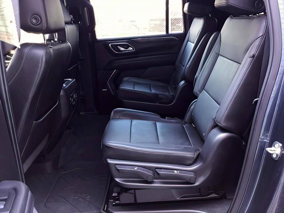 2021 GRAY /BLACK Chevrolet Suburban LT 4WD (1GNSKCKDXMR) with an 5.3L V8 OHV 16V engine, 10-Speed Automatic transmission, located at 1235 N Woodruff Ave., Idaho Falls, 83401, (208) 523-1053, 43.507172, -112.000488 - Hard to find late model Carry-All with low miles! It comes with heated seats, back up camera, parking sensors, collision avoidance, auto start/stop (to save on fuel), power folding mirrors, BOSE premium sound, and many, many more options! At Timberline Auto it is always easy to find a great deal - Photo#14