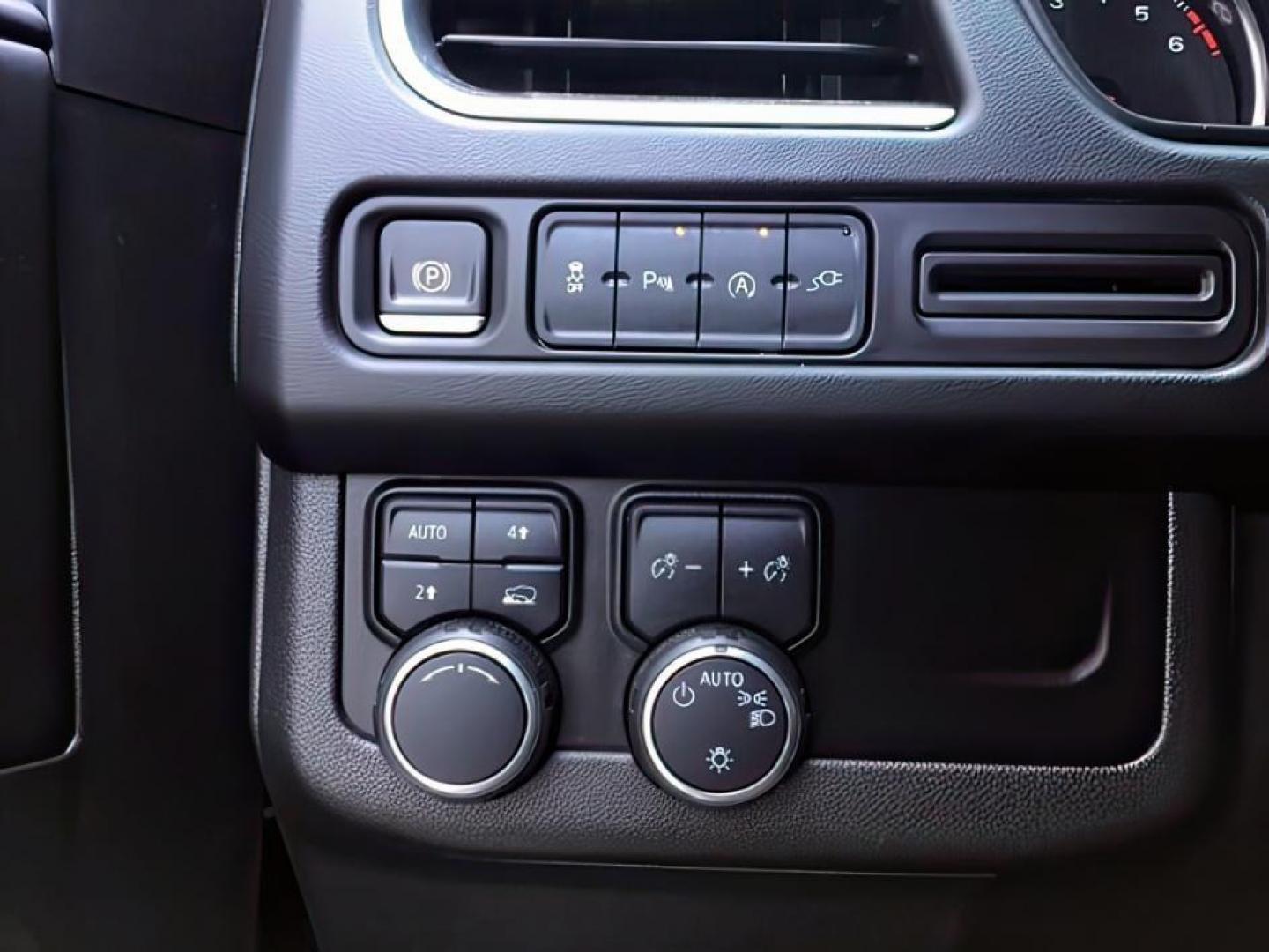 2021 GRAY /BLACK Chevrolet Suburban LT 4WD (1GNSKCKDXMR) with an 5.3L V8 OHV 16V engine, 10-Speed Automatic transmission, located at 1235 N Woodruff Ave., Idaho Falls, 83401, (208) 523-1053, 43.507172, -112.000488 - Hard to find late model Carry-All with low miles! It comes with heated seats, back up camera, parking sensors, collision avoidance, auto start/stop (to save on fuel), power folding mirrors, BOSE premium sound, and many, many more options! At Timberline Auto it is always easy to find a great deal - Photo#39