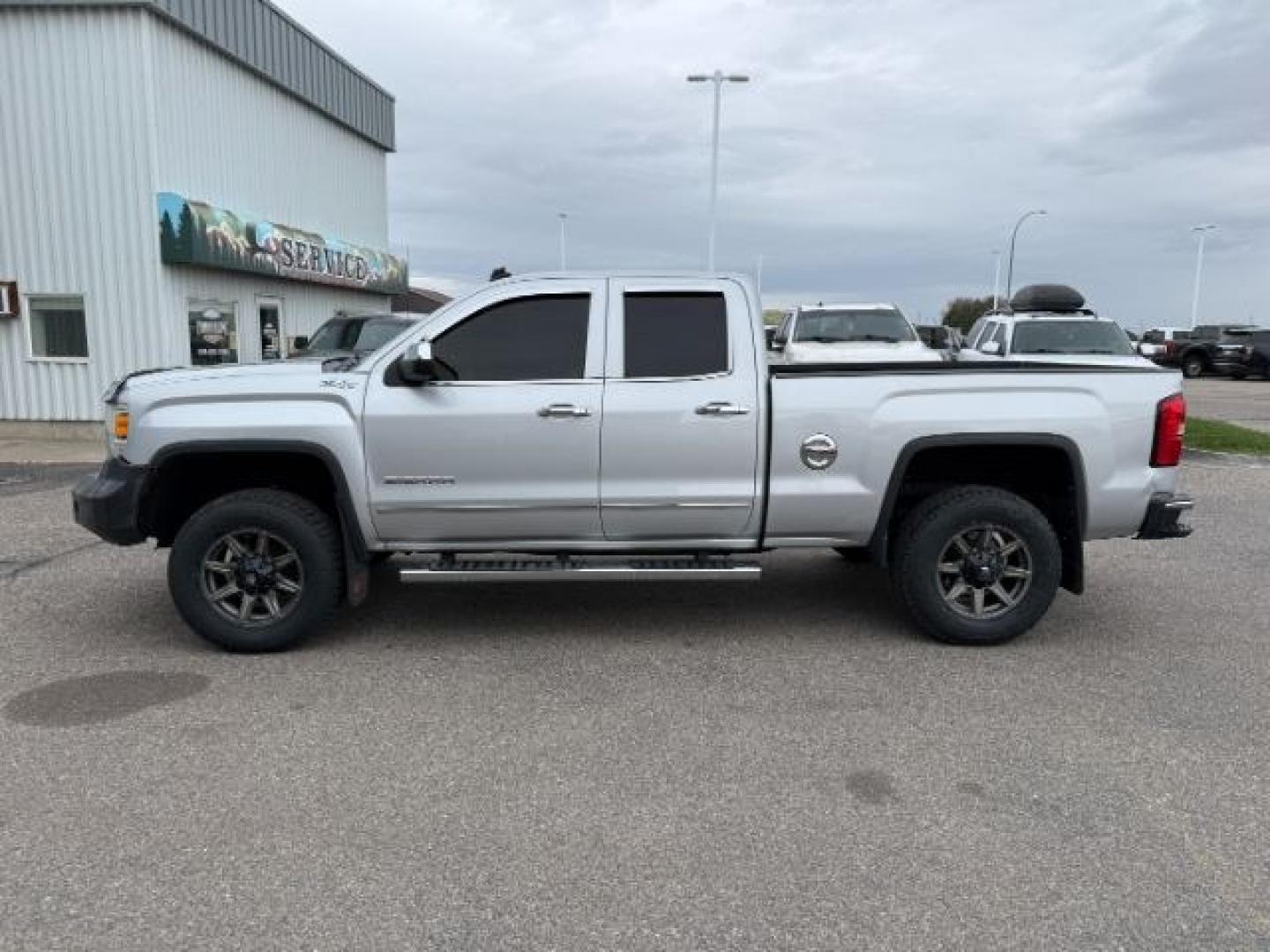 2014 SILVER /LEATHER GMC Sierra 1500 (1GTV2VECXEZ) with an 53 VORTEC engine, Automatic transmission, located at 1175 N Woodruff Ave, Idaho Falls, ID, 83401, 43.506901, -111.999657 - At Timberline Auto, finding a great deal on your next vehicle is always easy! Our experienced sales staff's goal is to help find you the right vehicle at the right price! Our knowledgeable finance department has options for almost any credit score. We offer extended service contract options to prote - Photo#31