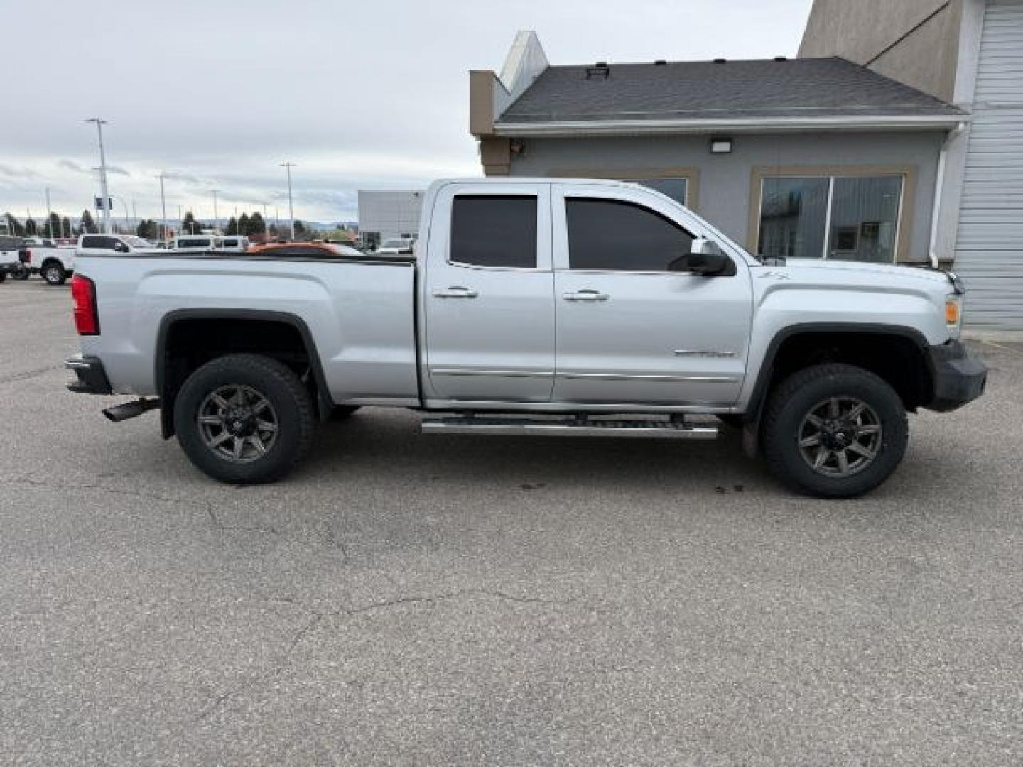 2014 SILVER /LEATHER GMC Sierra 1500 (1GTV2VECXEZ) with an 53 VORTEC engine, Automatic transmission, located at 1175 N Woodruff Ave, Idaho Falls, ID, 83401, 43.506901, -111.999657 - At Timberline Auto, finding a great deal on your next vehicle is always easy! Our experienced sales staff's goal is to help find you the right vehicle at the right price! Our knowledgeable finance department has options for almost any credit score. We offer extended service contract options to prote - Photo#37