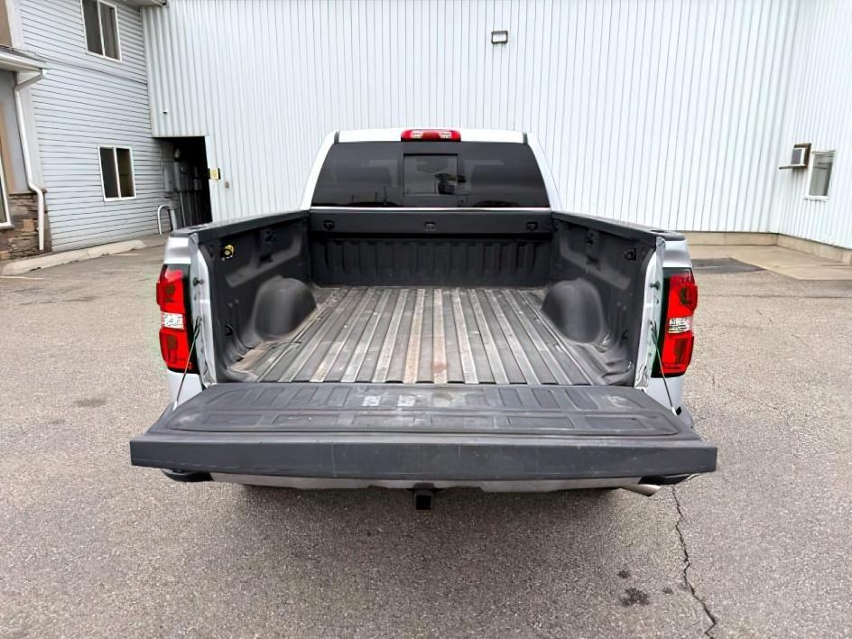 2014 SILVER /LEATHER GMC Sierra 1500 (1GTV2VECXEZ) with an 53 VORTEC engine, Automatic transmission, located at 1175 N Woodruff Ave, Idaho Falls, ID, 83401, 43.506901, -111.999657 - At Timberline Auto, finding a great deal on your next vehicle is always easy! Our experienced sales staff's goal is to help find you the right vehicle at the right price! Our knowledgeable finance department has options for almost any credit score. We offer extended service contract options to prote - Photo#5