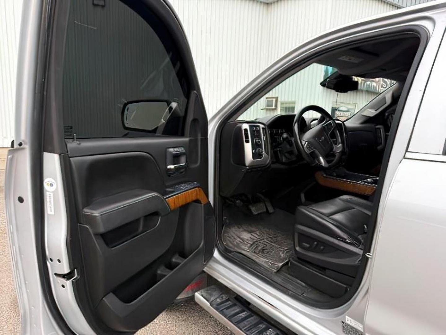 2014 SILVER /LEATHER GMC Sierra 1500 (1GTV2VECXEZ) with an 53 VORTEC engine, Automatic transmission, located at 1175 N Woodruff Ave, Idaho Falls, ID, 83401, 43.506901, -111.999657 - At Timberline Auto, finding a great deal on your next vehicle is always easy! Our experienced sales staff's goal is to help find you the right vehicle at the right price! Our knowledgeable finance department has options for almost any credit score. We offer extended service contract options to prote - Photo#13