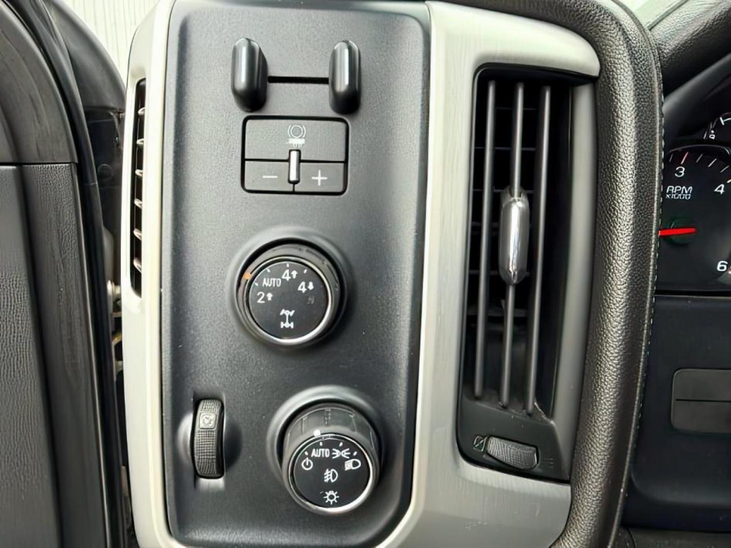 2014 SILVER /LEATHER GMC Sierra 1500 (1GTV2VECXEZ) with an 53 VORTEC engine, Automatic transmission, located at 1175 N Woodruff Ave, Idaho Falls, ID, 83401, 43.506901, -111.999657 - At Timberline Auto, finding a great deal on your next vehicle is always easy! Our experienced sales staff's goal is to help find you the right vehicle at the right price! Our knowledgeable finance department has options for almost any credit score. We offer extended service contract options to prote - Photo#23