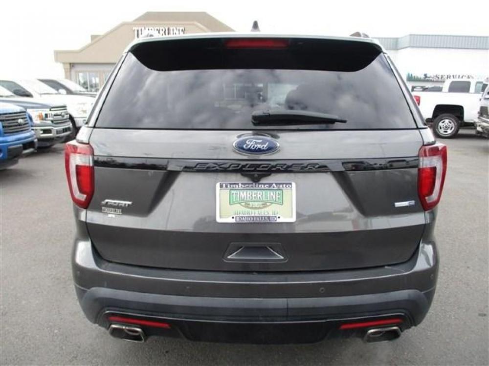 2017 GRAY /BLACK FORD EXPLORER SPORT (1FM5K8GT7HG) with an 6 engine, Automatic transmission, located at 1580 E Lincoln Rd, Idaho Falls, ID, 83401, (208) 523-4000, 0.000000, 0.000000 - Photo #5