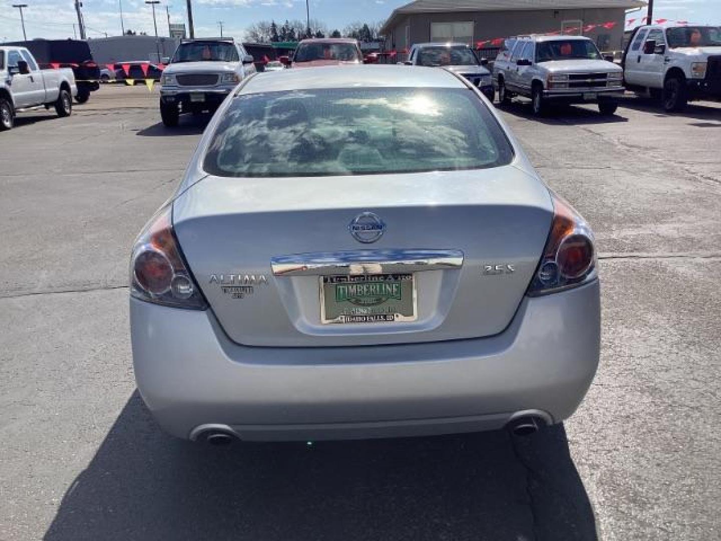 2011 Brilliant Silver Metallic /Frost Cloth Interior Nissan Altima 2.5 S (1N4AL2AP2BN) with an 2.5L L4 DOHC 16V engine, Continuously Variable Transmission transmission, located at 1235 N Woodruff Ave., Idaho Falls, 83401, (208) 523-1053, 43.507172, -112.000488 - The 2011 Nissan Altima comes with a range of features aimed at providing comfort, convenience, and performance. Here are some key features you can typically find in the 2011 Nissan Altima: Engine Options: The 2011 Altima typically offers a choice of two engines: 2.5-liter four-cylinder engine: Pro - Photo#3