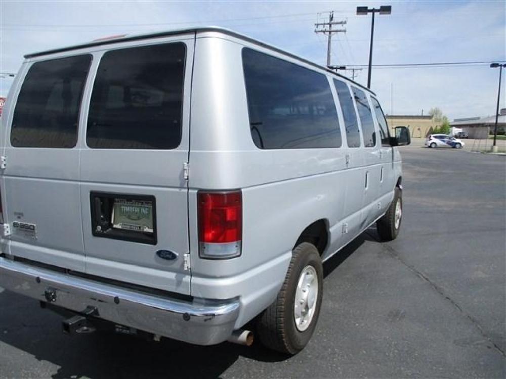 2008 SILVER /GRAY FORD ECONOLINE E350 SUPER DUTY WAGON (1FBNE31LX8D) with an 8 engine, 4 Speed Automatic transmission, located at 1580 E Lincoln Rd, Idaho Falls, ID, 83401, (208) 523-4000, 0.000000, 0.000000 - CLOTH INTERIOR. DRIVEN MILES- 186,295 FULL SIZED SUV- RWD- VAN- At Timberline Auto it is always easy to find a great deal for a great vehicle. We pride ourselves on our ability to go the extra mile. With our exprerienced sales team we will be able to find you the right rig here on our lot or we - Photo #4