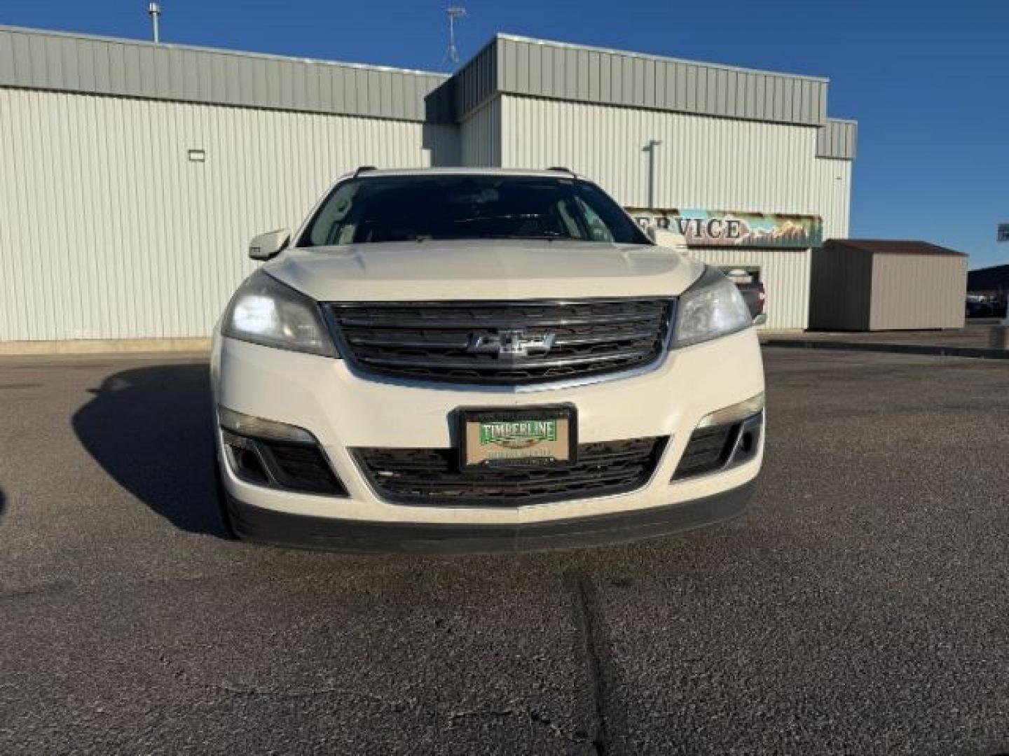 2013 WHITE /Ebony Chevrolet Traverse 1LT AWD (1GNKVGKD1DJ) with an 3.6L V6 DOHC 24V engine, 6-Speed Automatic transmission, located at 1235 N Woodruff Ave., Idaho Falls, 83401, (208) 523-1053, 43.507172, -112.000488 - At Timberline Auto, finding a great deal on your next vehicle is always easy! Our experienced sales staff goal is to help find you the right vehicle at the right price! Our knowledgeable finance department has options for almost any credit score. We offer extended service contract options to prot - Photo#10