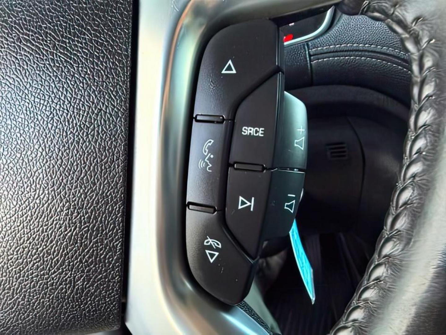 2013 WHITE /Ebony Chevrolet Traverse 1LT AWD (1GNKVGKD1DJ) with an 3.6L V6 DOHC 24V engine, 6-Speed Automatic transmission, located at 1235 N Woodruff Ave., Idaho Falls, 83401, (208) 523-1053, 43.507172, -112.000488 - At Timberline Auto, finding a great deal on your next vehicle is always easy! Our experienced sales staff goal is to help find you the right vehicle at the right price! Our knowledgeable finance department has options for almost any credit score. We offer extended service contract options to prot - Photo#20
