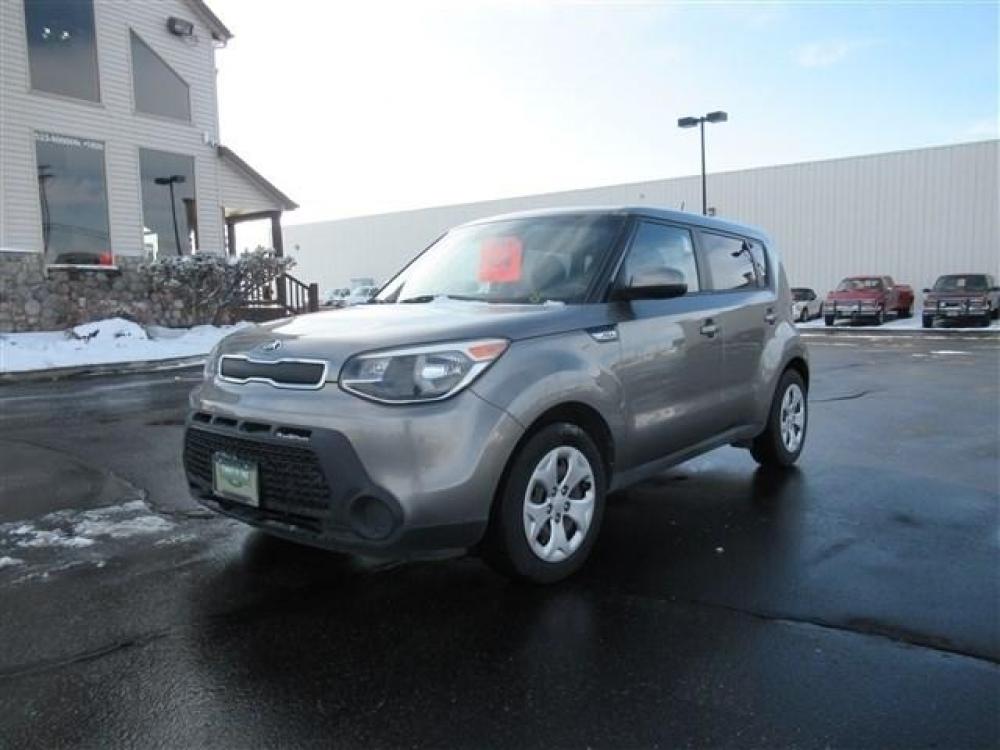 2015 GRAY KIA SOUL (KNDJN2A28F7) with an 4 engine, 6 Speed Manual transmission, located at 1580 E Lincoln Rd, Idaho Falls, ID, 83401, (208) 523-4000, 0.000000, 0.000000 - Photo #0