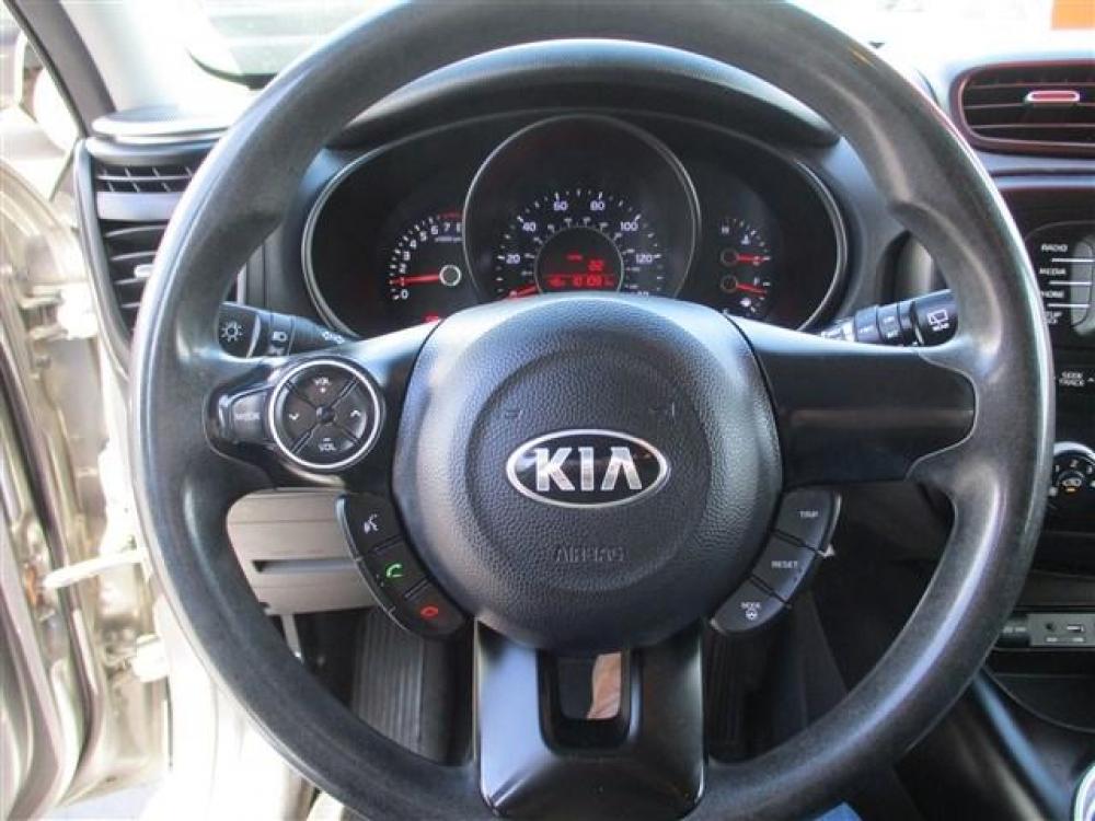 2015 GRAY KIA SOUL (KNDJN2A28F7) with an 4 engine, 6 Speed Manual transmission, located at 1580 E Lincoln Rd, Idaho Falls, ID, 83401, (208) 523-4000, 0.000000, 0.000000 - Photo #10