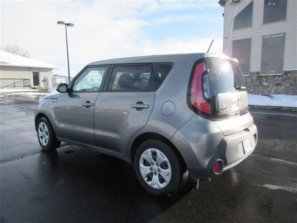 2015 GRAY KIA SOUL (KNDJN2A28F7) with an 4 engine, 6 Speed Manual transmission, located at 1580 E Lincoln Rd, Idaho Falls, ID, 83401, (208) 523-4000, 0.000000, 0.000000 - CLOTH INTERIOR. DRIVEN MILES-101,074 FWD- WAGON- At Timberline Auto it is always easy to find a great deal for a great vehicle. We pride ourselves on our ability to go the extra mile. With our exprerienced sales team we will be able to find you the right rig here on our lot or we can track one - Photo #2