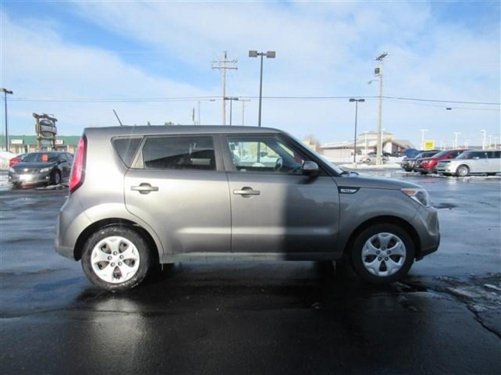 2015 GRAY KIA SOUL (KNDJN2A28F7) with an 4 engine, 6 Speed Manual transmission, located at 1580 E Lincoln Rd, Idaho Falls, ID, 83401, (208) 523-4000, 0.000000, 0.000000 - CLOTH INTERIOR. DRIVEN MILES-101,074 FWD- WAGON- At Timberline Auto it is always easy to find a great deal for a great vehicle. We pride ourselves on our ability to go the extra mile. With our exprerienced sales team we will be able to find you the right rig here on our lot or we can track one - Photo #5
