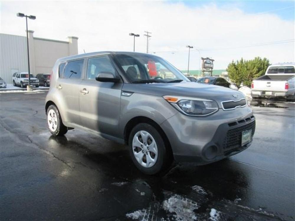 2015 GRAY KIA SOUL (KNDJN2A28F7) with an 4 engine, 6 Speed Manual transmission, located at 1580 E Lincoln Rd, Idaho Falls, ID, 83401, (208) 523-4000, 0.000000, 0.000000 - CLOTH INTERIOR. DRIVEN MILES-101,074 FWD- WAGON- At Timberline Auto it is always easy to find a great deal for a great vehicle. We pride ourselves on our ability to go the extra mile. With our exprerienced sales team we will be able to find you the right rig here on our lot or we can track one - Photo #6