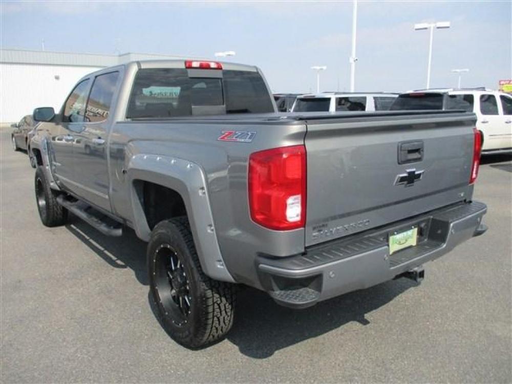 2017 SILVER CHEVROLET SILVERADO K1500 LTZ (3GCUKSEJ0HG) with an 8 engine, Automatic transmission, located at 1580 E Lincoln Rd, Idaho Falls, ID, 83401, (208) 523-4000, 0.000000, 0.000000 - Photo #3