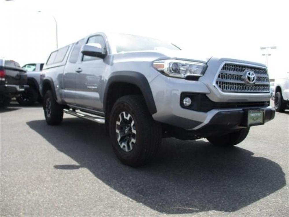 2017 SILVER /GREY TOYOTA TACOMA TRD OFFROAD (5TFSZ5AN1HX) with an 6 engine, Automatic transmission, located at 1580 E Lincoln Rd, Idaho Falls, ID, 83401, (208) 523-4000, 0.000000, 0.000000 - Photo #9