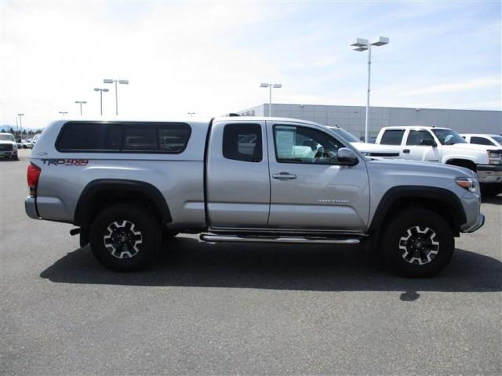 2017 SILVER /GREY TOYOTA TACOMA TRD OFFROAD (5TFSZ5AN1HX) with an 6 engine, Automatic transmission, located at 1580 E Lincoln Rd, Idaho Falls, ID, 83401, (208) 523-4000, 0.000000, 0.000000 - Photo #8