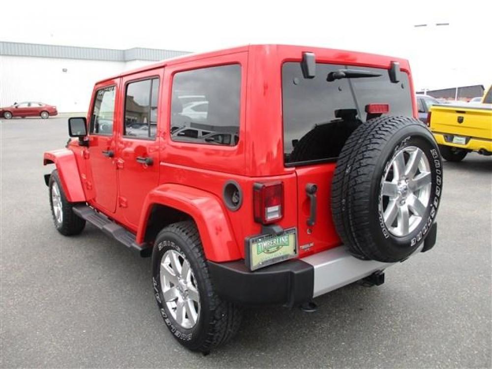 2015 RED JEEP WRANGLER UNLIMITED SAHARA (1C4BJWEG1FL) with an 6 engine, Automatic transmission, located at 1580 E Lincoln Rd, Idaho Falls, ID, 83401, (208) 523-4000, 0.000000, 0.000000 - Photo #3